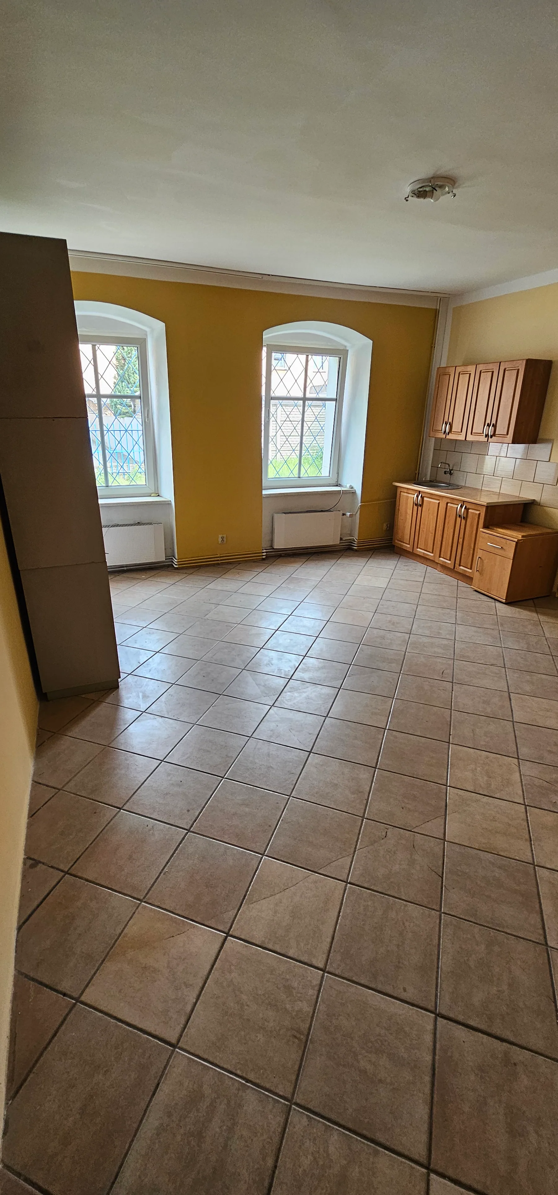 Układ przejścia i zaplecza lokalu na parterze